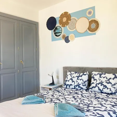 Lovely Casa Felicidad, Swimming Pool, Wifi X Private Garden Playa Blanca