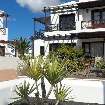 Lovely Casa Felicidad, Swimming Pool, Wifi X Private Garden Nyaraló *