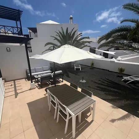 Lovely Casa Felicidad, Swimming Pool, Wifi X Private Garden * Playa Blanca