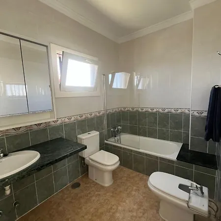 Lovely Casa Felicidad, Swimming Pool, Wifi X Private Garden