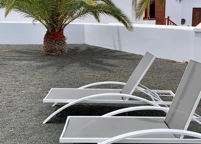 Lovely Casa Felicidad, Swimming Pool, Wifi X Private Garden *