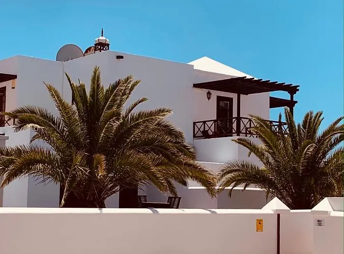 Lovely Casa Felicidad, Swimming Pool, Wifi X Private Garden Playa Blanca (Lanzarote)