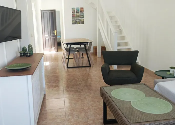 Lovely Casa Felicidad, Swimming Pool, Wifi X Private Garden *