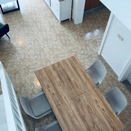 בית נופש Lovely Casa Felicidad, Swimming Pool, Wifi X Private Garden
