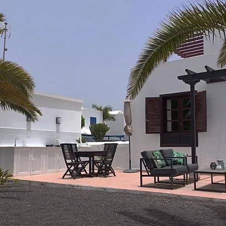 בית נופש Lovely Casa Felicidad, Swimming Pool, Wifi X Private Garden פלאיה בלנקה