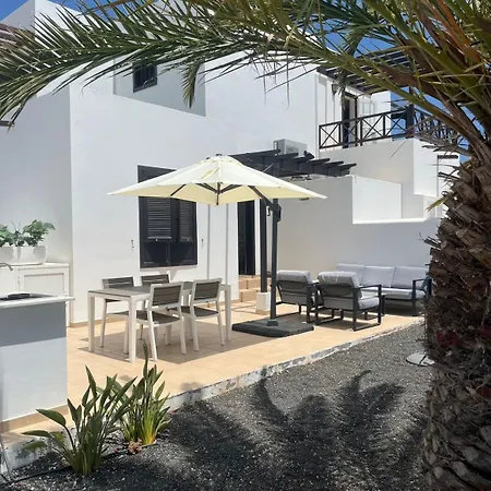 Lovely Casa Felicidad, Swimming Pool, Wifi X Private Garden Playa Blanca (Lanzarote)