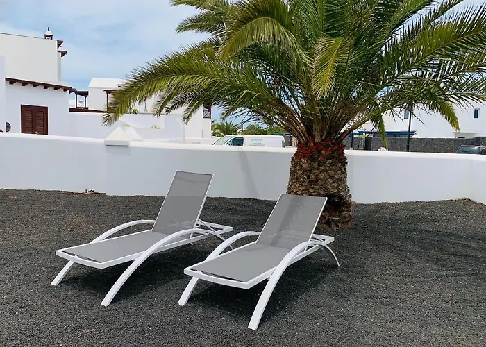 Lovely Casa Felicidad, Swimming Pool, Wifi X Private Garden