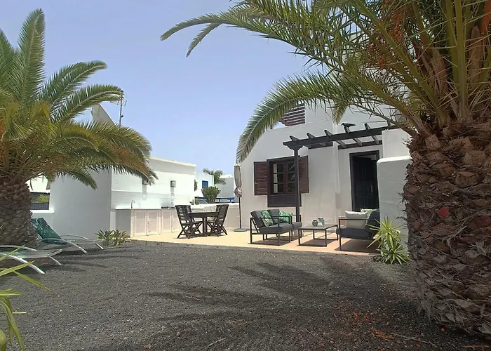 Lovely Casa Felicidad, Swimming Pool, Wifi X Private Garden * Playa Blanca (Lanzarote)