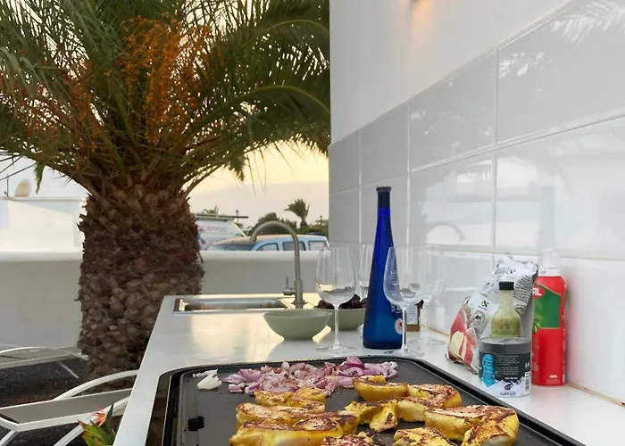 Lovely Casa Felicidad, Swimming Pool, Wifi X Private Garden Playa Blanca (Lanzarote)