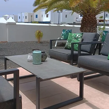 Hébergement de vacances Lovely Casa Felicidad, Swimming Pool, Wifi X Private Garden Playa Blanca (Lanzarote)