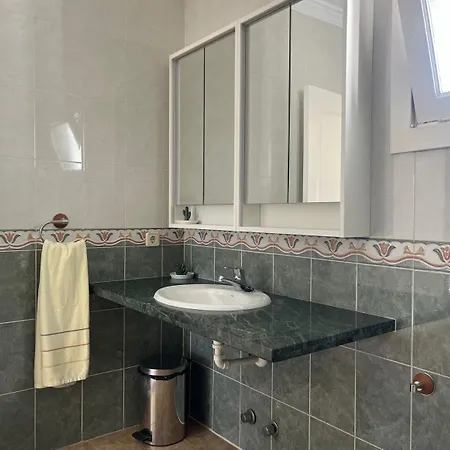 Lovely Casa Felicidad, Swimming Pool, Wifi X Private Garden Hébergement de vacances