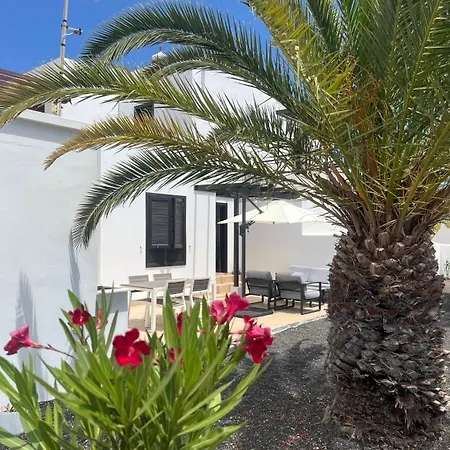 Дом отдыха Lovely Casa Felicidad, Swimming Pool, Wifi X Private Garden