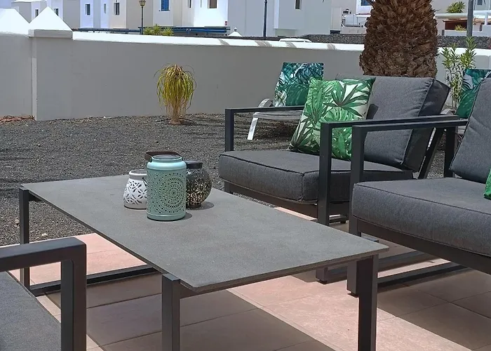 Feriehus Lovely Casa Felicidad, Swimming Pool, Wifi X Private Garden Playa Blanca (Lanzarote)