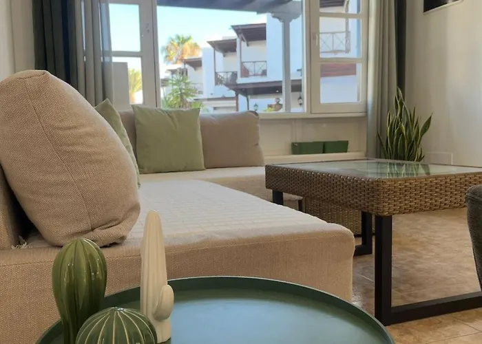 Feriehus Lovely Casa Felicidad, Swimming Pool, Wifi X Private Garden