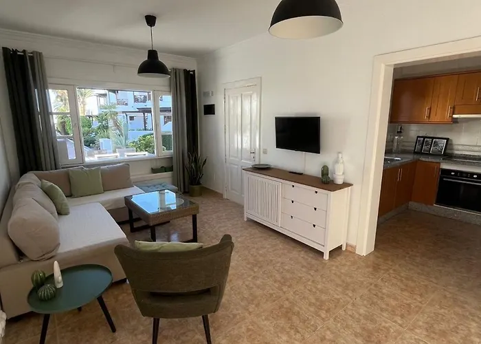 Lovely Casa Felicidad, Swimming Pool, Wifi X Private Garden Feriehus *